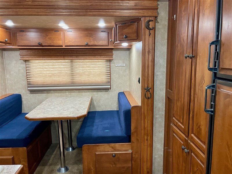 Used Gooseneck Horse Trailer - Image 21