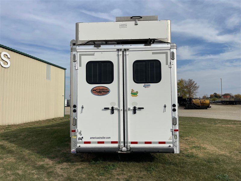 Used Gooseneck Horse Trailer - Image 6