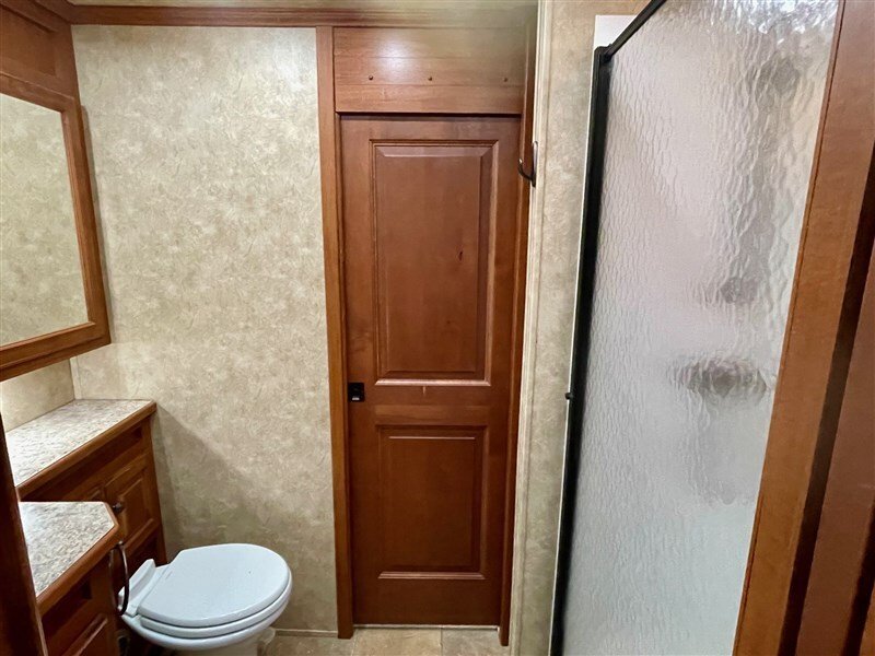 Used Gooseneck Horse Trailer - Image 17