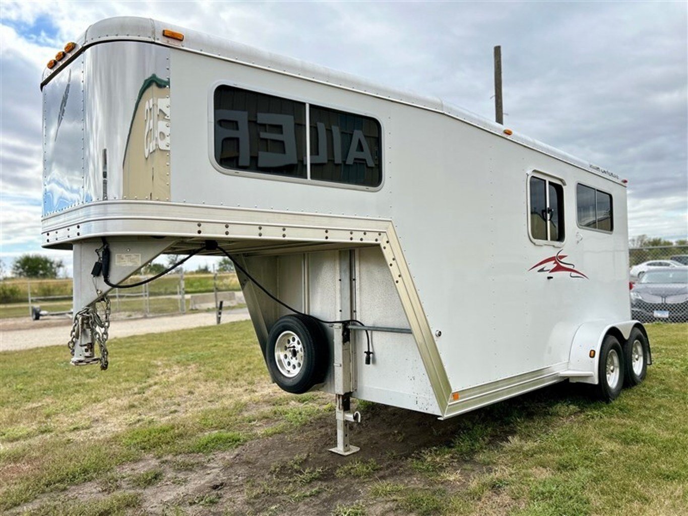 Used Gooseneck Horse Trailer - Image 10