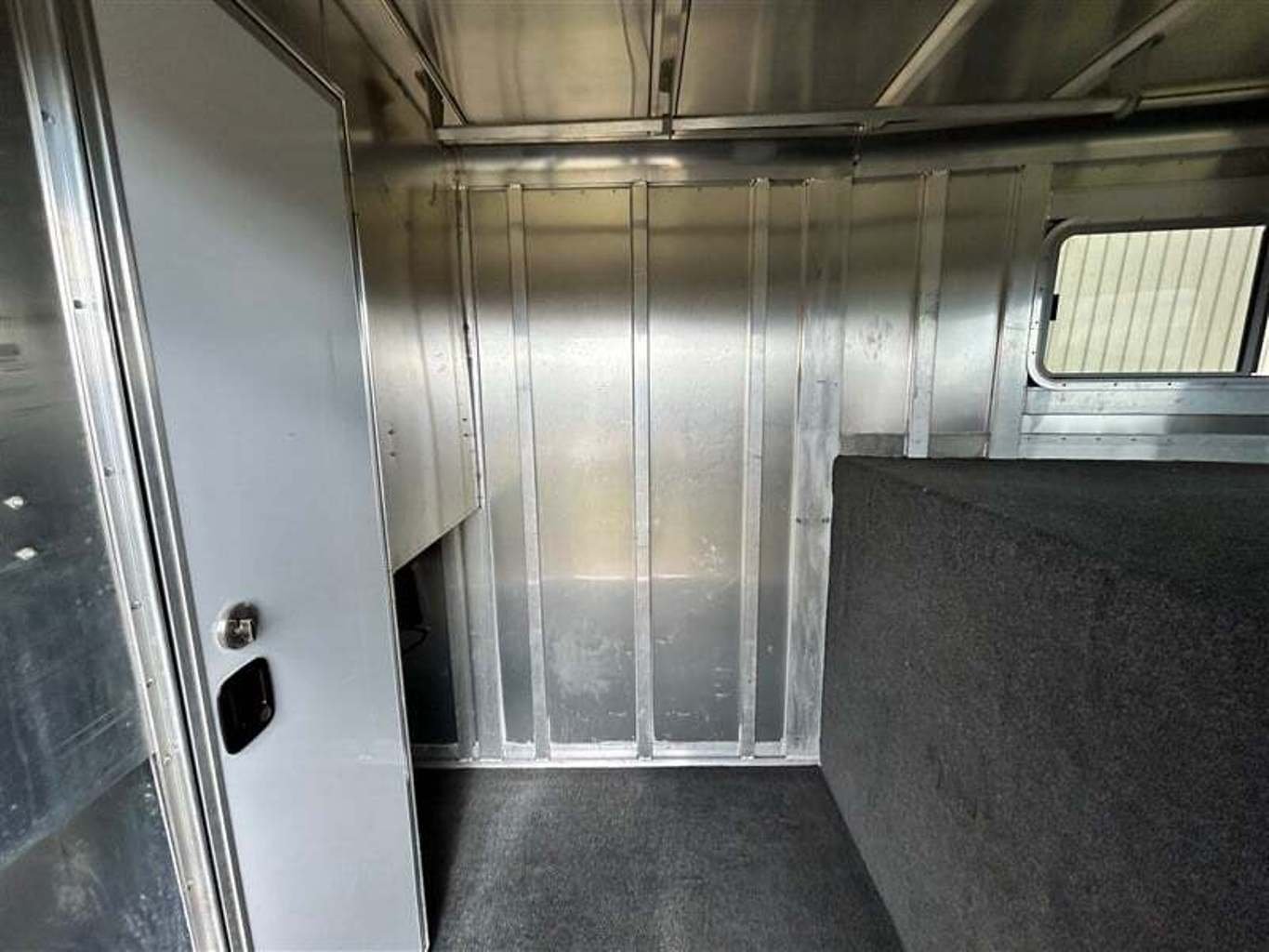 Used Gooseneck Horse Trailer - Image 6