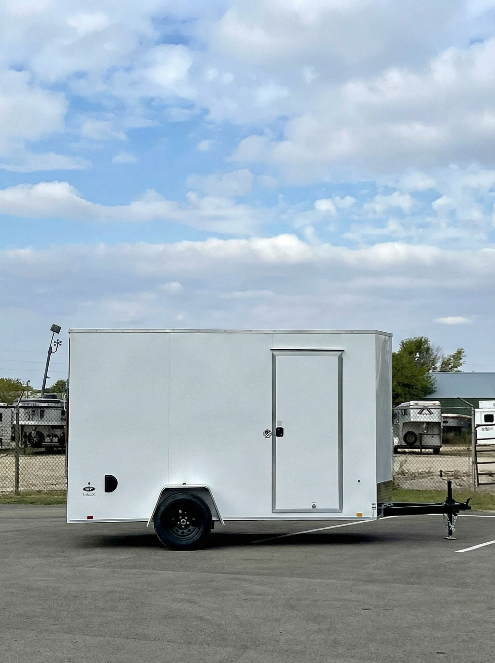 2026 Look 6 X 12' ST DLX W/ Rear Ramp - Image 3