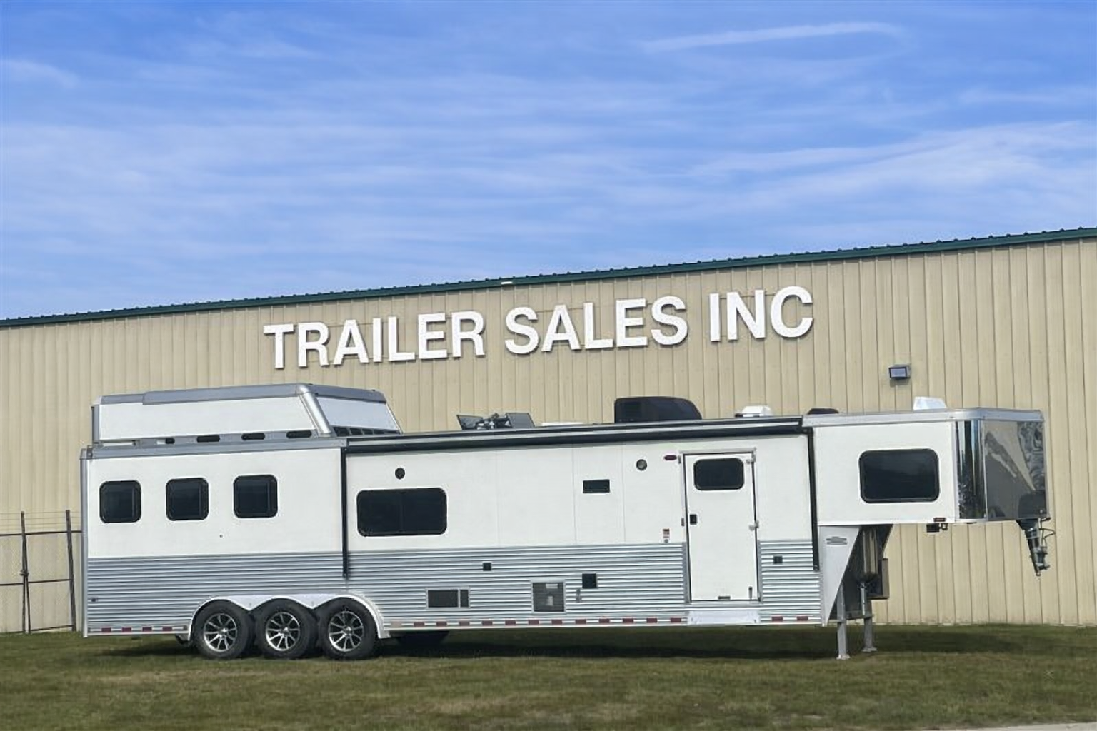 Used Gooseneck Horse Trailer